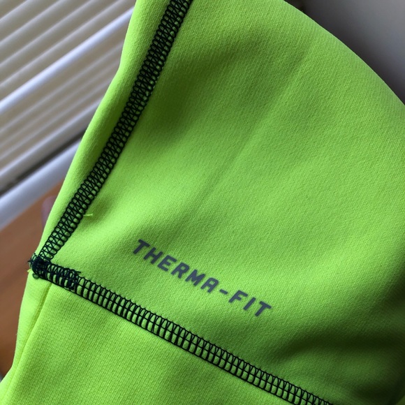 nike therma-fit hoodie - Picture 3 of 3